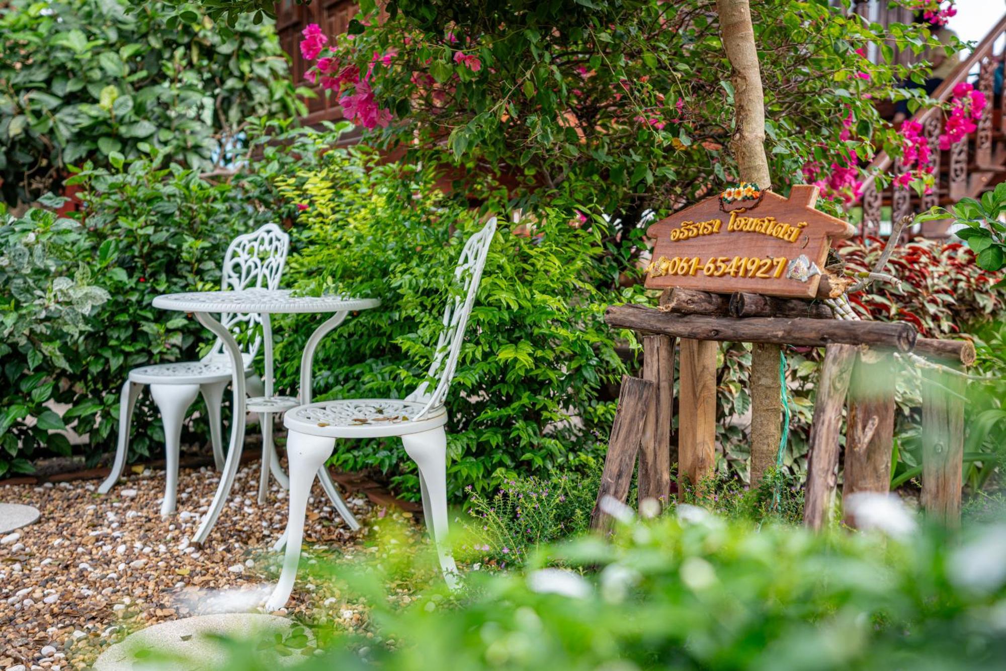 Athithara Homestay Phra Nakhon Si Ayutthaya Exteriör bild