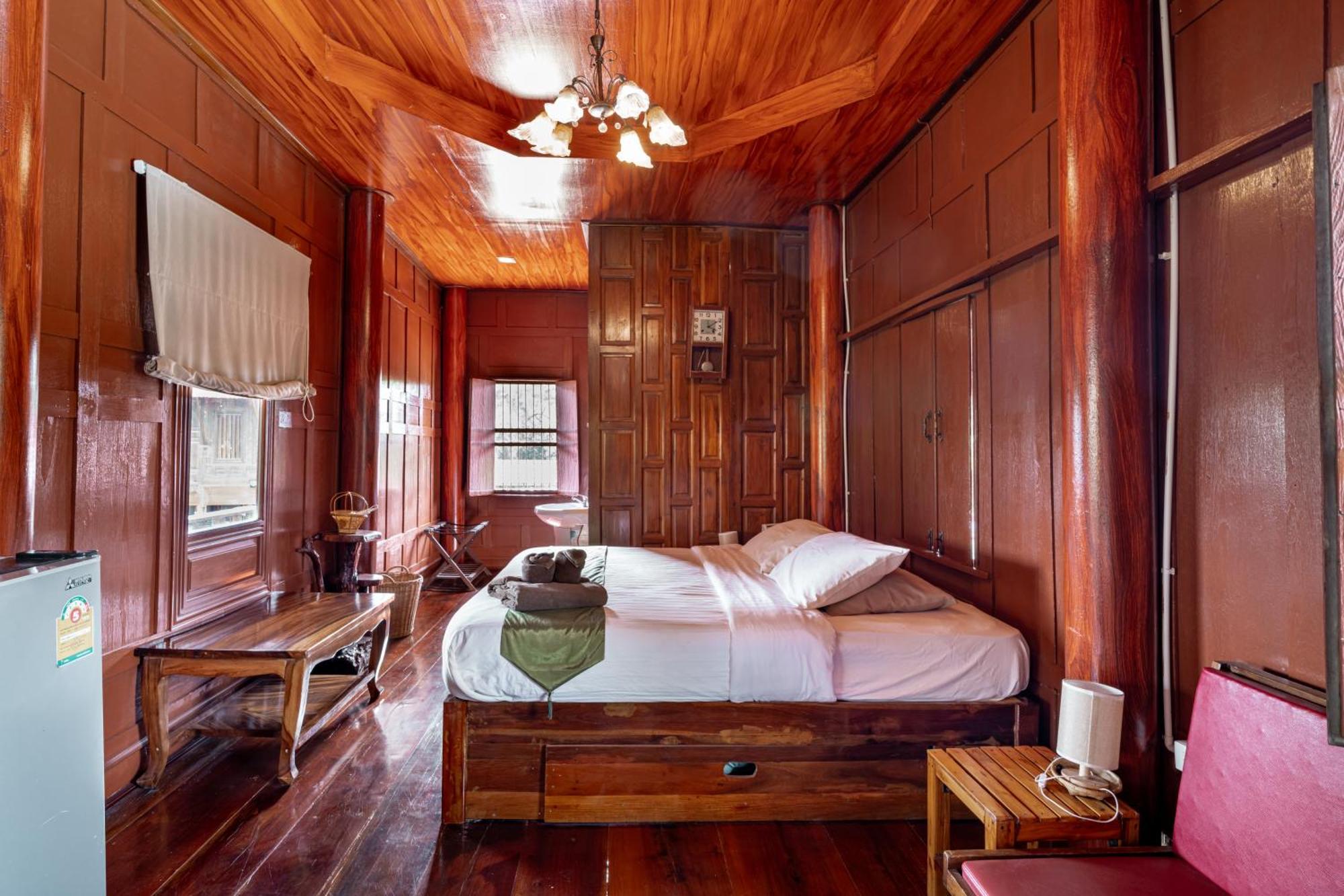 Athithara Homestay Phra Nakhon Si Ayutthaya Exteriör bild