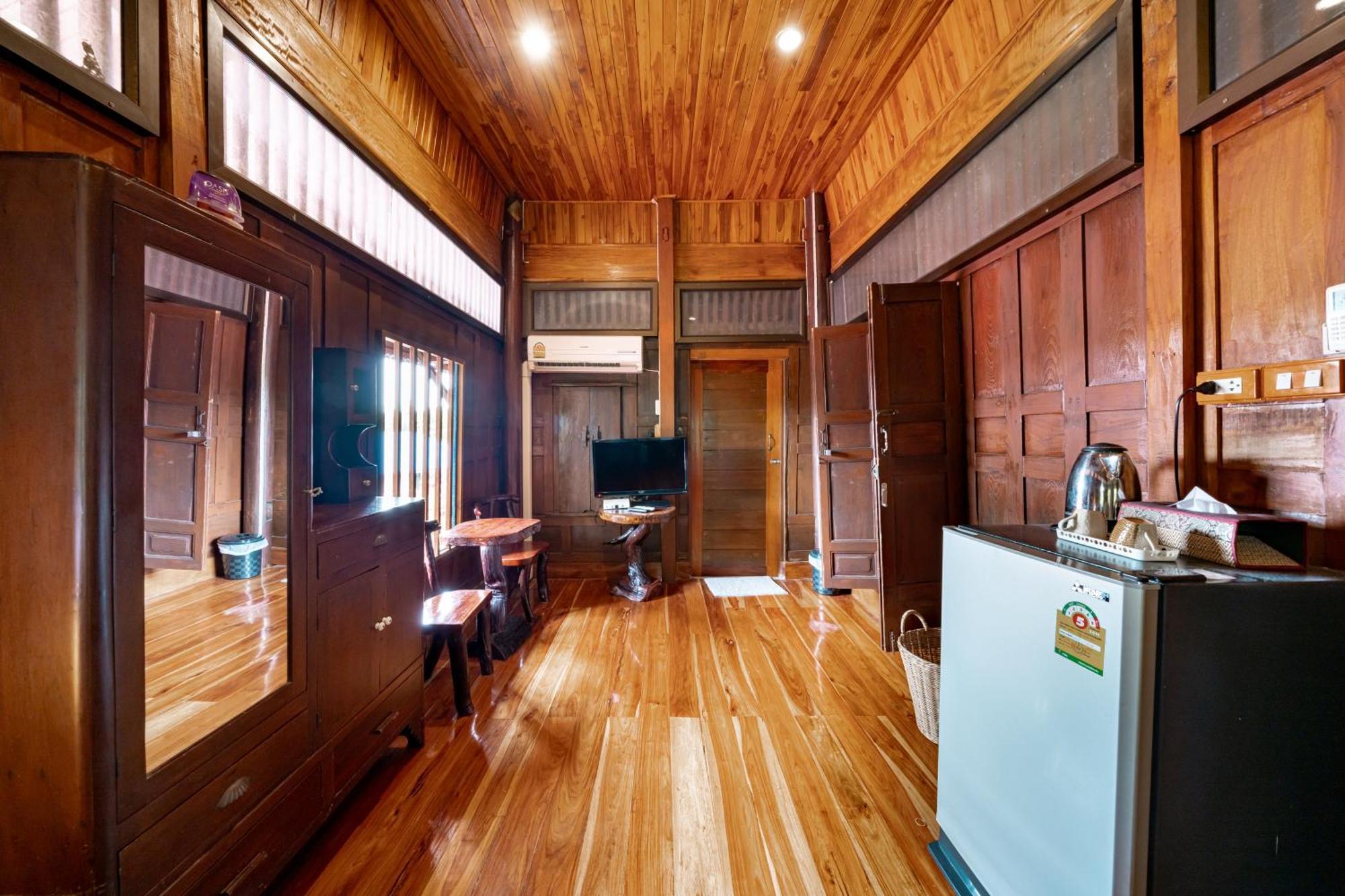 Athithara Homestay Phra Nakhon Si Ayutthaya Exteriör bild