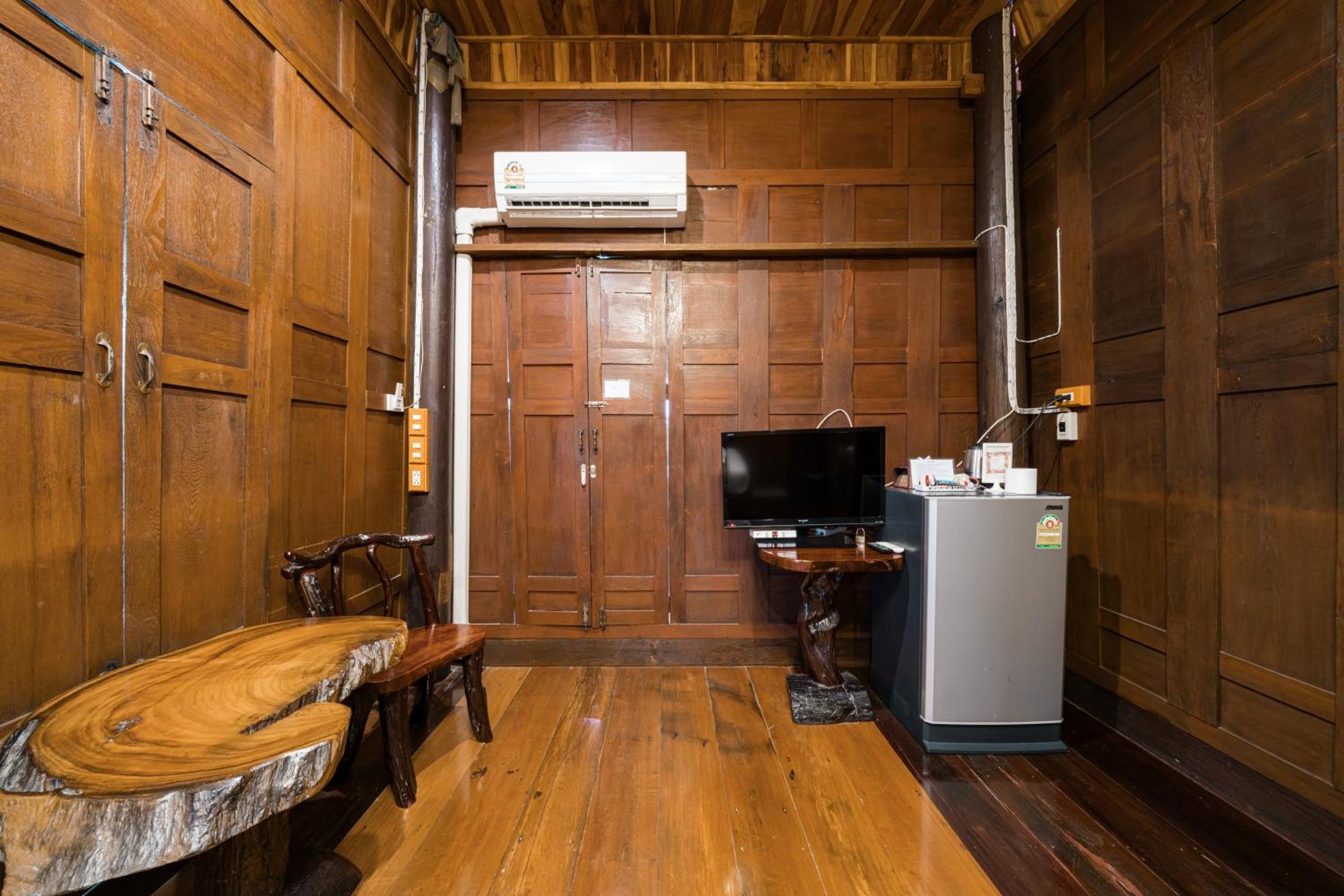 Athithara Homestay Phra Nakhon Si Ayutthaya Exteriör bild