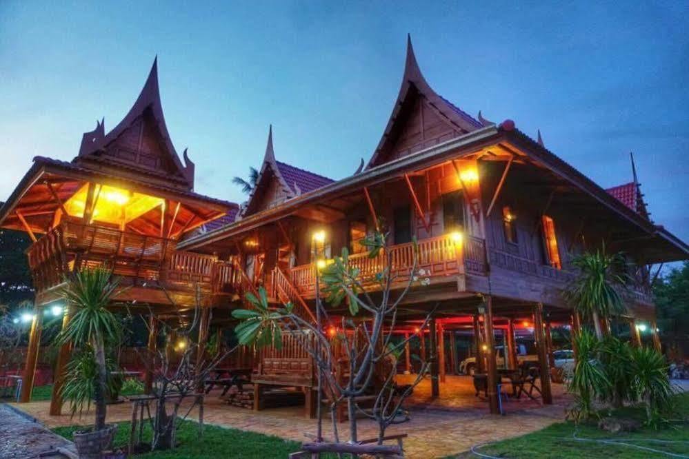 Athithara Homestay Phra Nakhon Si Ayutthaya Exteriör bild